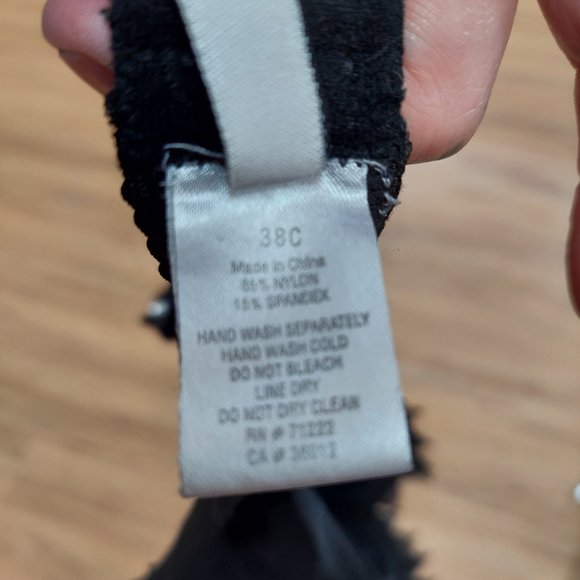 Black Lace Strapless Bra - Picture 4 of 5